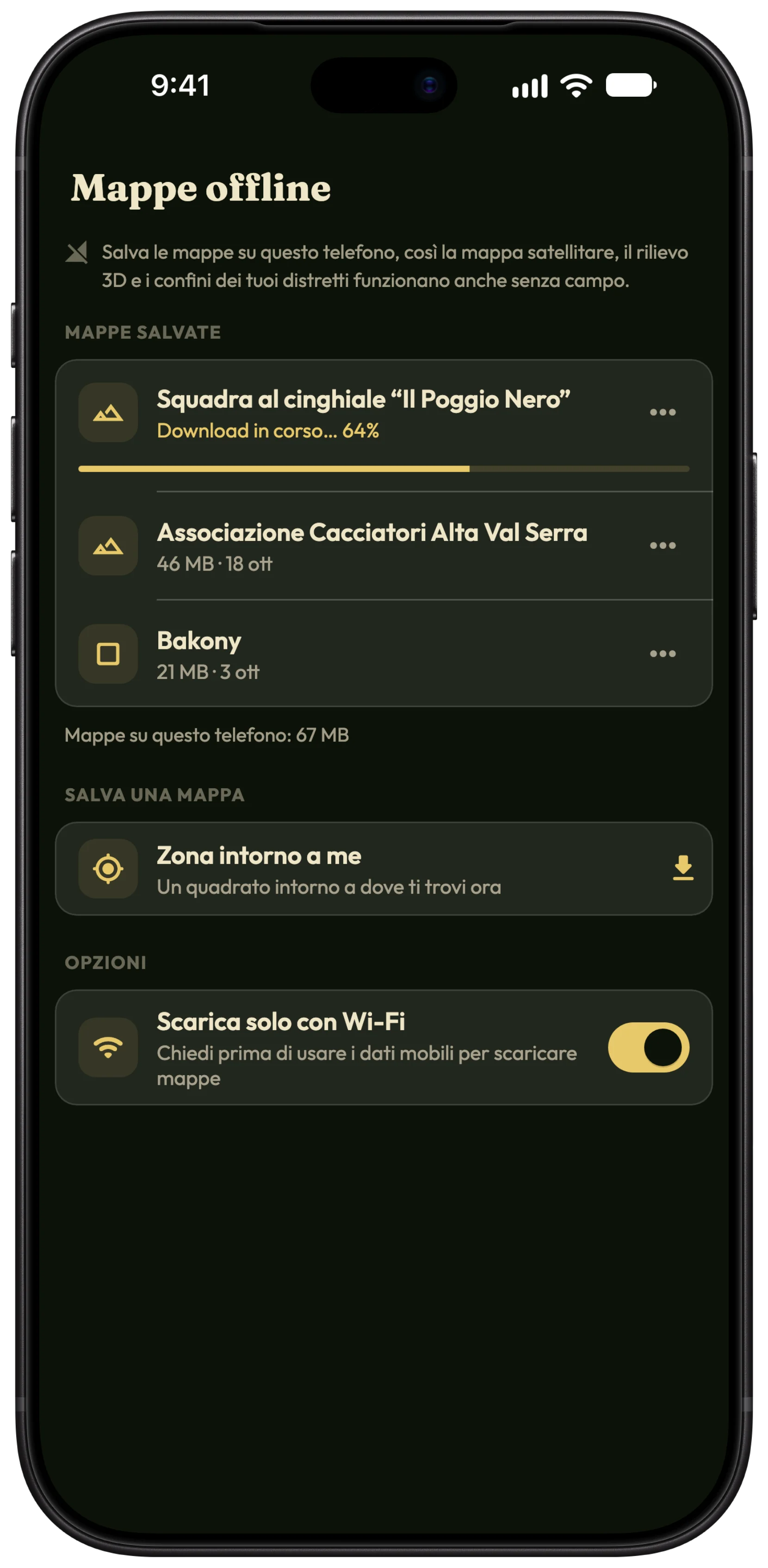 La schermata Mappe offline di HunTracker su un iPhone, con i distretti di una riserva e la zona intorno a un luogo di caccia salvati, e un'altra mappa in download